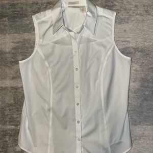 Chico's White sleeveless Button-Up Shirt with peephole in back size Small